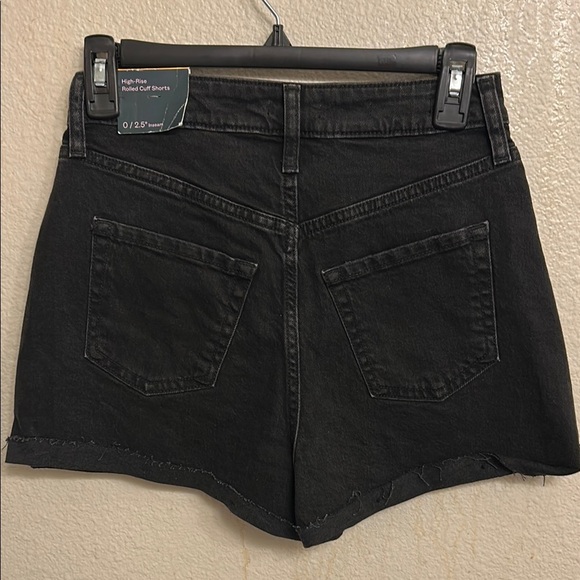 Wild Fable Women Black High Rise Rolled Cuff Shorts  Size 0 - Picture 3 of 3